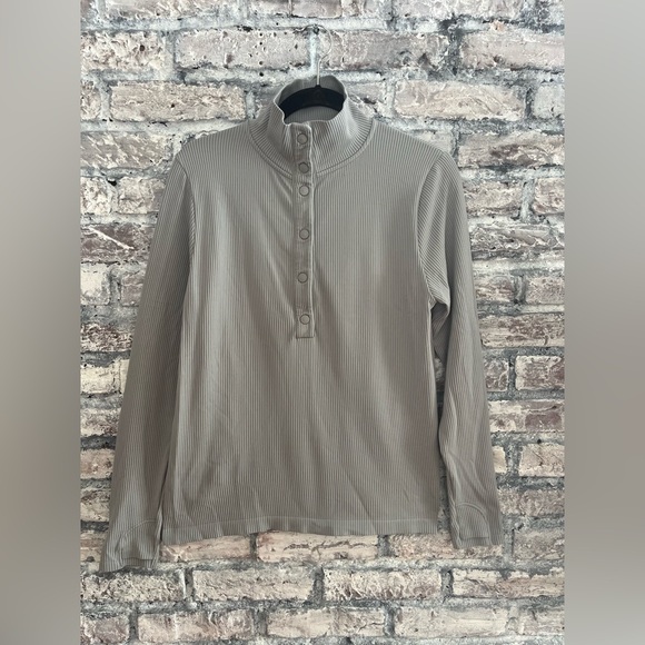 Athleta Flurry Seamless Henley Women's Light Gray Snap-Up Long Sleeve Top🔥NWOT - Picture 2 of 12